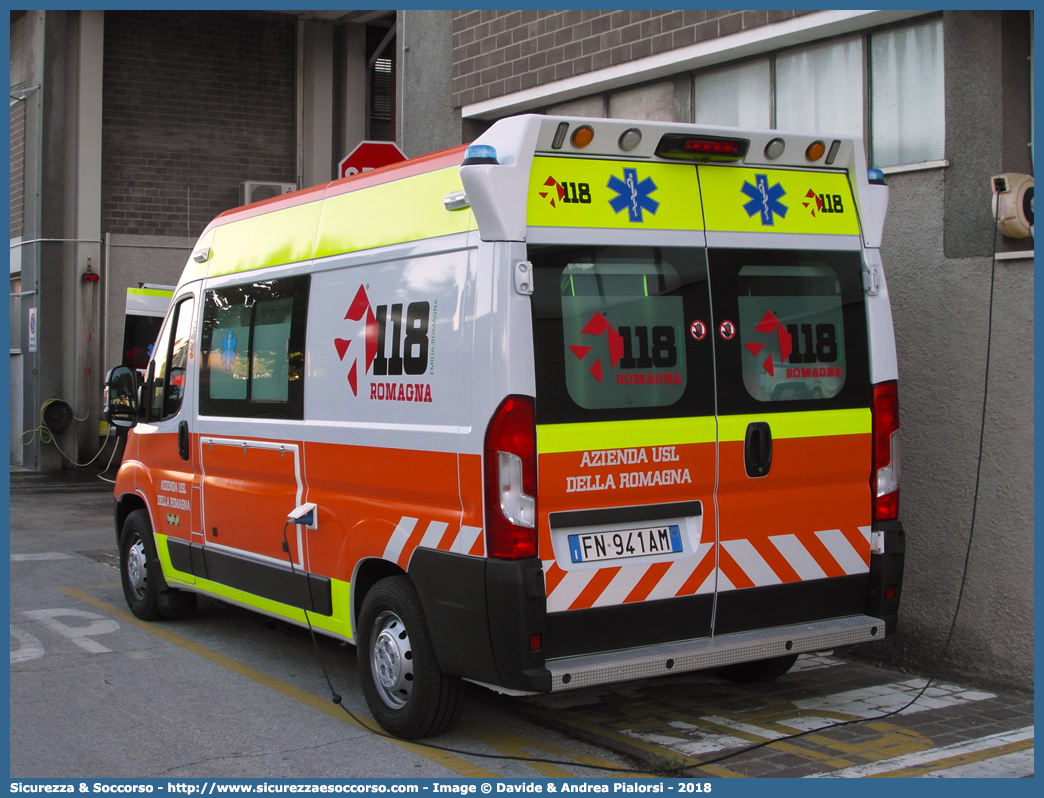 BRAVO 14
118 Romagna Soccorso
Ambito Territoriale di Rimini
Fiat Ducato III serie restyling
Allestitore Safety Car S.r.l.
Parole chiave: 118;Romagna;Soccorso;Rimini;Ambulanza;Autoambulanza;Fiat;Ducato;X290;X 290;Boneschi;Savio;Safety Car