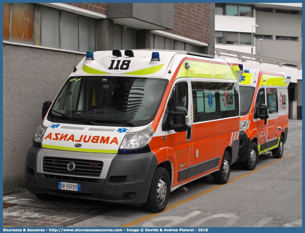 BRAVO 25
118 Romagna Soccorso
Ambito Territoriale di Rimini
Fiat Ducato III serie
Allestitore Aricar S.p.A.
Parole chiave: 118;Romagna;Soccorso;Rimini;Ambulanza;Autoambulanza;Fiat;Ducato;X250;X 250;Aricar