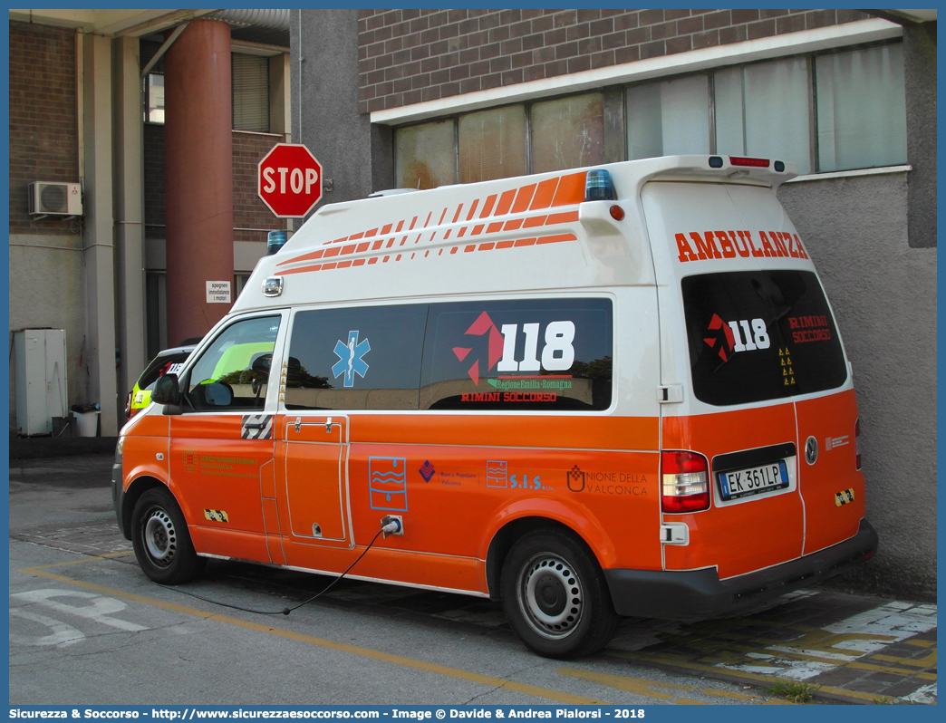 BRAVO 05
118 Romagna Soccorso
Ambito Territoriale di Rimini
Volkswagen Transporter T5 restyling
Allestitore EDM S.r.l.
(variante)
Parole chiave: 118;Romagna;Soccorso;Rimini;Ambulanza;Autoambulanza;Volkswagen;Transporter;T5