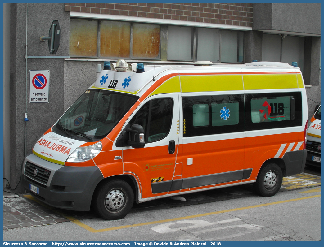 BRAVO 03
118 Romagna Soccorso
Ambito Territoriale di Rimini
Fiat Ducato III serie
Allestitore FAST S.r.l.
Parole chiave: 118;Romagna;Soccorso;Rimini;Ambulanza;Autoambulanza;Fiat;Ducato;X250;X 250;FAST;F.A.S.T.