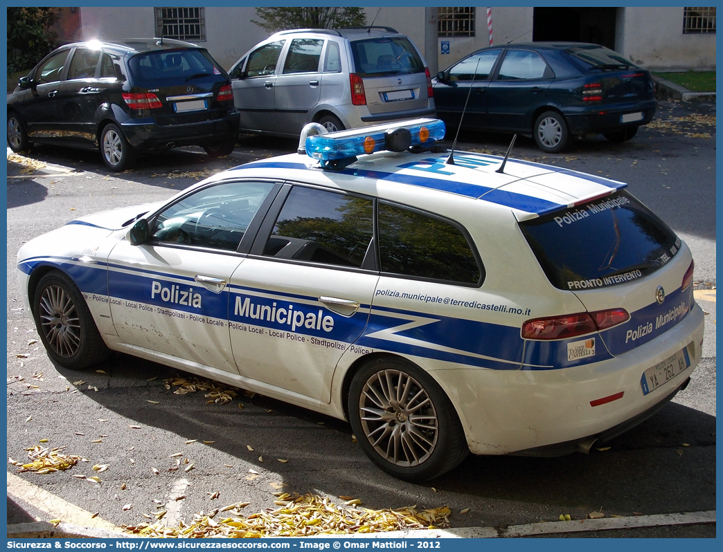 Polizia Locale YA262AH
Polizia Municipale
Unione Terre di Castelli
Alfa Romeo 159 Sportwagon
Allestitore Bertazzoni S.r.l.
Parole chiave: Polizia;Locale;Municipale;Terre di Castelli;Castelnuovo Rangone;Spilamberto;Savignano sul Panaro;Vignola;Castelvetro di Modena;Marano sul Panaro;Guiglia;Zocca;Alfa Romeo;159;Sportwagon;YA262AH;YA 262 AH;Bertazzoni