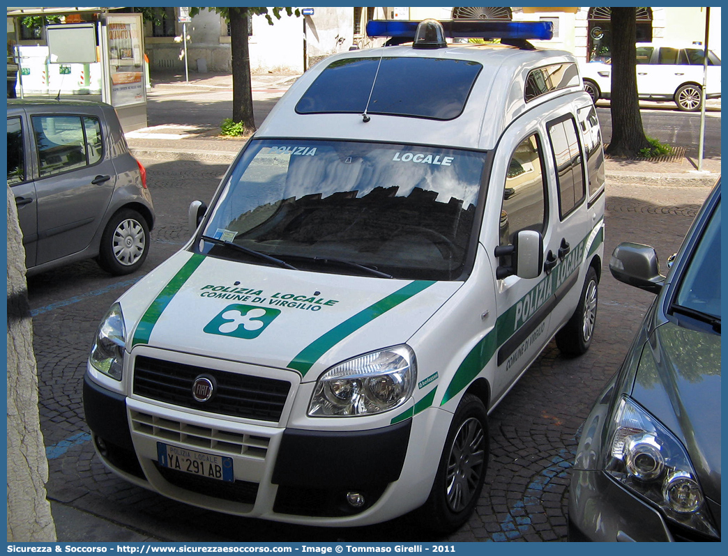 Polizia Locale YA291AB
Polizia Locale
Comune di Virgilio
Fiat Doblò I serie restyling
Allestitore Bertazzoni S.r.l.
Parole chiave: Polizia;Locale;Municipale;Virgilio;Fiat;Doblò;Doblo;YA291AB;YA 291 AB;Bertazzoni