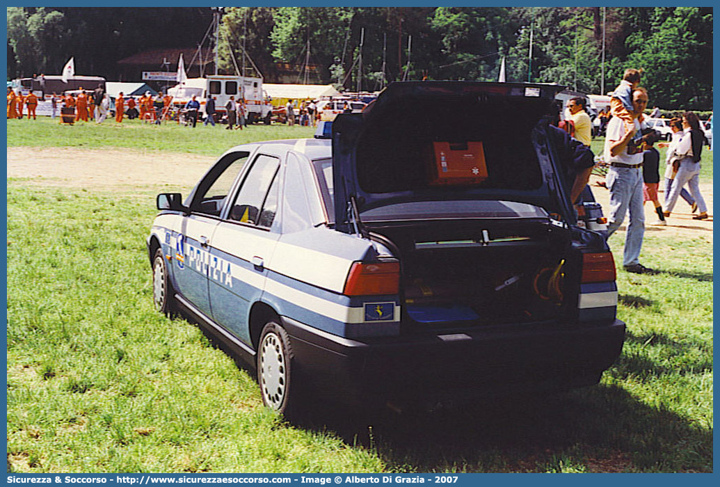 Polizia A9588
Polizia di Stato
Polizia Stradale
Autostrade per l'Italia S.p.A.
Alfa Romeo 155
Parole chiave: Polizia di Stato;Polizia Stradale;Autostrade per l'Italia S.p.A.;Autostrade S.p.A.;Autostrade;Italia;Alfa Romeo;155