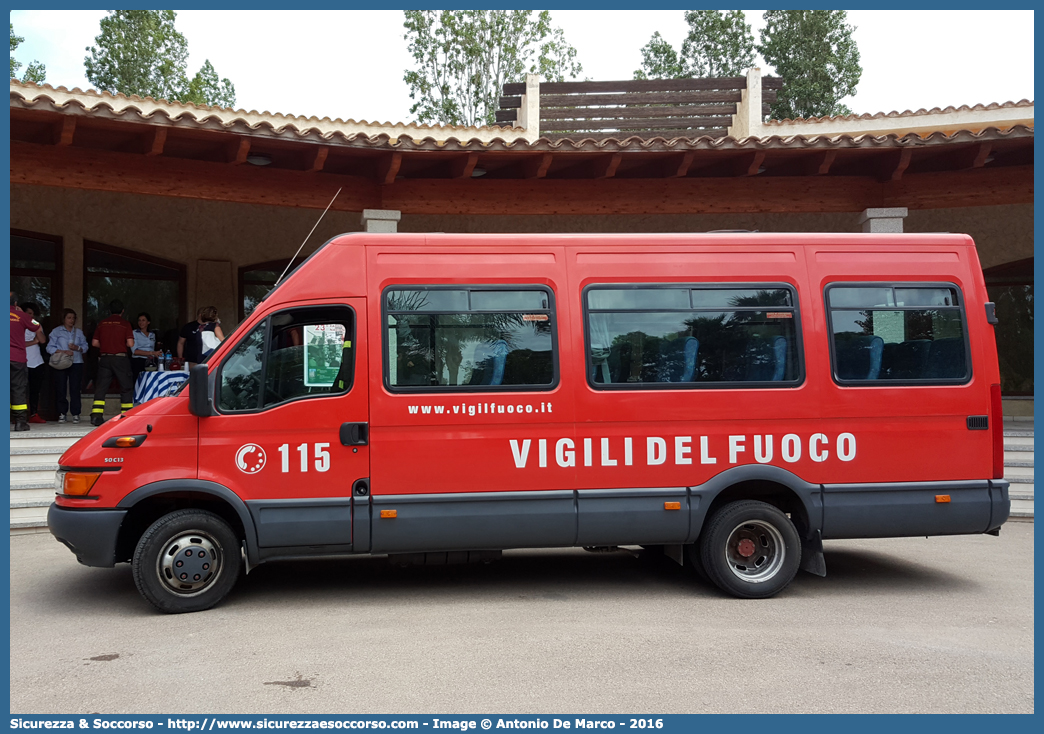 VF 21674
Corpo Nazionale Vigili del Fuoco
Iveco Daily 50C13 III serie
Parole chiave: VVF;V.V.F.;Corpo;Nazionale;Vigili;del;Fuoco;Iveco;Daily;50C13;50 C 13