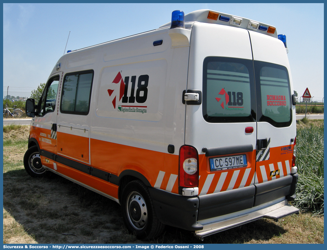 RA 38
118 Romagna Soccorso
Ambito Territoriale di Ravenna
Renault Master III serie
Allestitore Vision S.r.l.
Parole chiave: Renault;Master;118;Romagna;Ravenna;Soccorso;Ambulanza;Vision