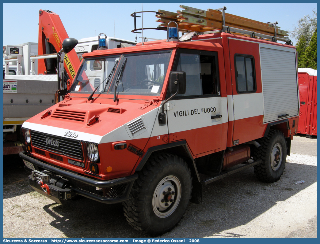 VF 17947
Corpo Nazionale Vigili del Fuoco
Iveco 40-10WM
Allestitore Iveco Magirus
Parole chiave: VF;V.F.;VVF;V.V.F.;Corpo;Nazionale;Vigili;del;Fuoco;Polisoccorso;Iveco;40-10WM;40;10;WM;VM90;VM 90;Magirus