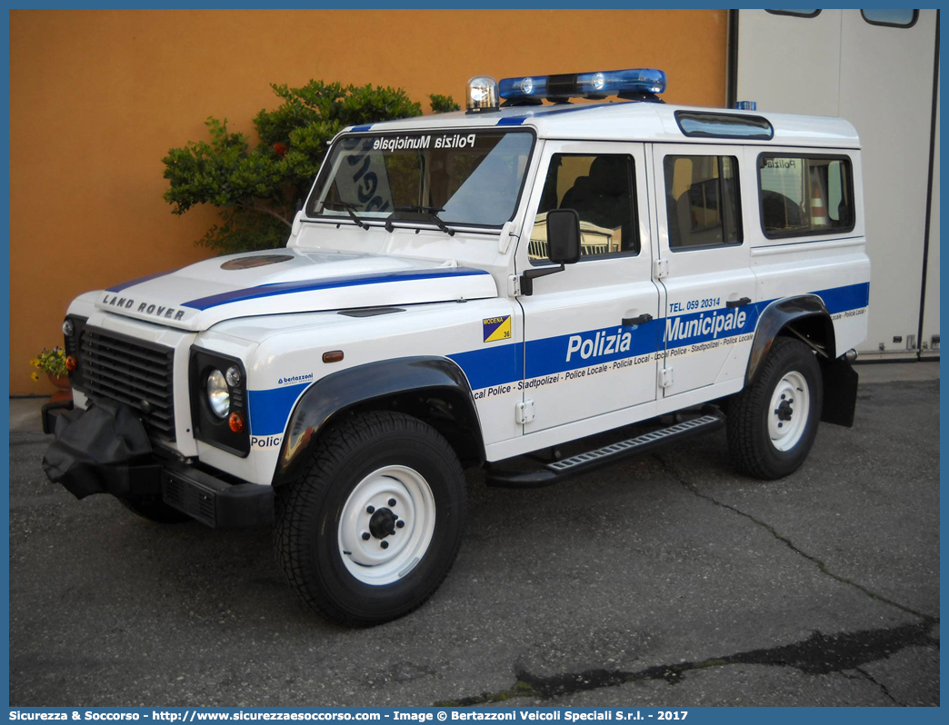 Polizia Locale YA434AH
Polizia Municipale
Comune di Modena
Land Rover Defender 110
Allestitore Bertazzoni S.r.l.
Parole chiave: Polizia;Locale;Municipale;Modena;Land Rover;Defender;110;Bertazzoni;YA434AH;YA 434 AH