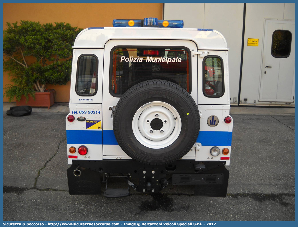 Polizia Locale YA434AH
Polizia Municipale
Comune di Modena
Land Rover Defender 110
Allestitore Bertazzoni S.r.l.
Parole chiave: Polizia;Locale;Municipale;Modena;Land Rover;Defender;110;Bertazzoni;YA434AH;YA 434 AH