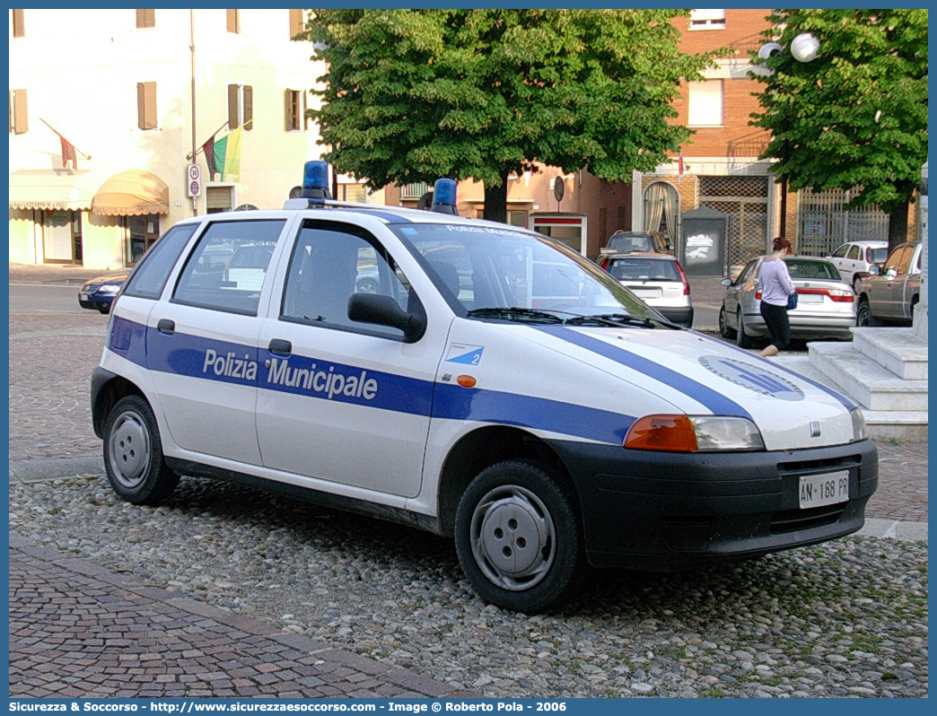 -
Polizia Municipale
Comune di Canossa
Fiat Punto I serie
Parole chiave: Polizia;Locale;Municipale;Canossa;Fiat;Punto