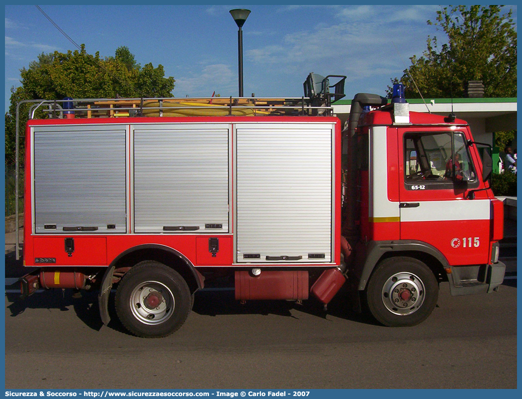 VF 16518
Corpo Nazionale Vigili del Fuoco
Iveco 65-12
Allestitore Baribbi S.p.A.
(variante)
Parole chiave: Corpo;Nazionale;Vigili del Fuoco;Vigili;Fuoco;Polisoccorso;Iveco;65-12;65 - 12;Baribbi