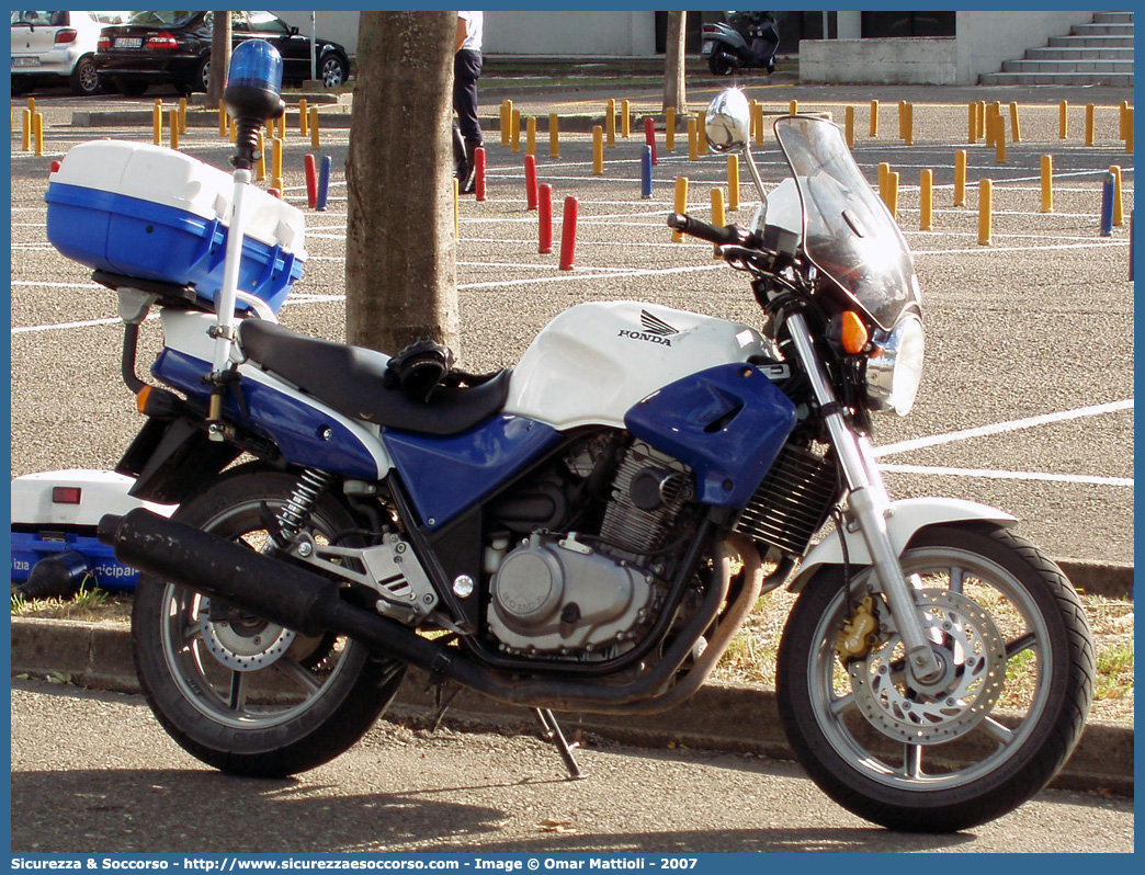 -
Polizia Municipale
Comune di Carpi
Honda CB500
Parole chiave: Polizia;Locale;Municipale;Carpi;Honda;CB500;CB 500