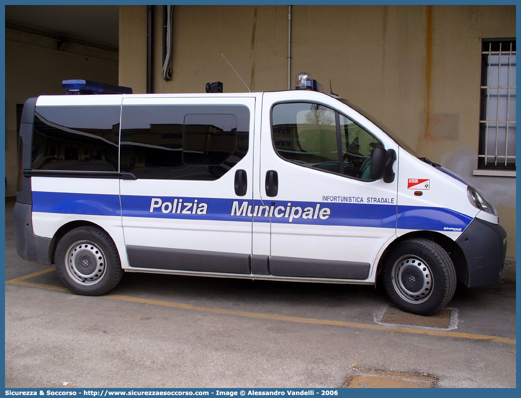 -
Polizia Municipale
Comune di Carpi
Opel Vivaro I serie
Allestitore Bertazzoni S.r.l.
Parole chiave: Polizia;Locale;Municipale;Carpi;Opel;Vivaro;Bertazzoni