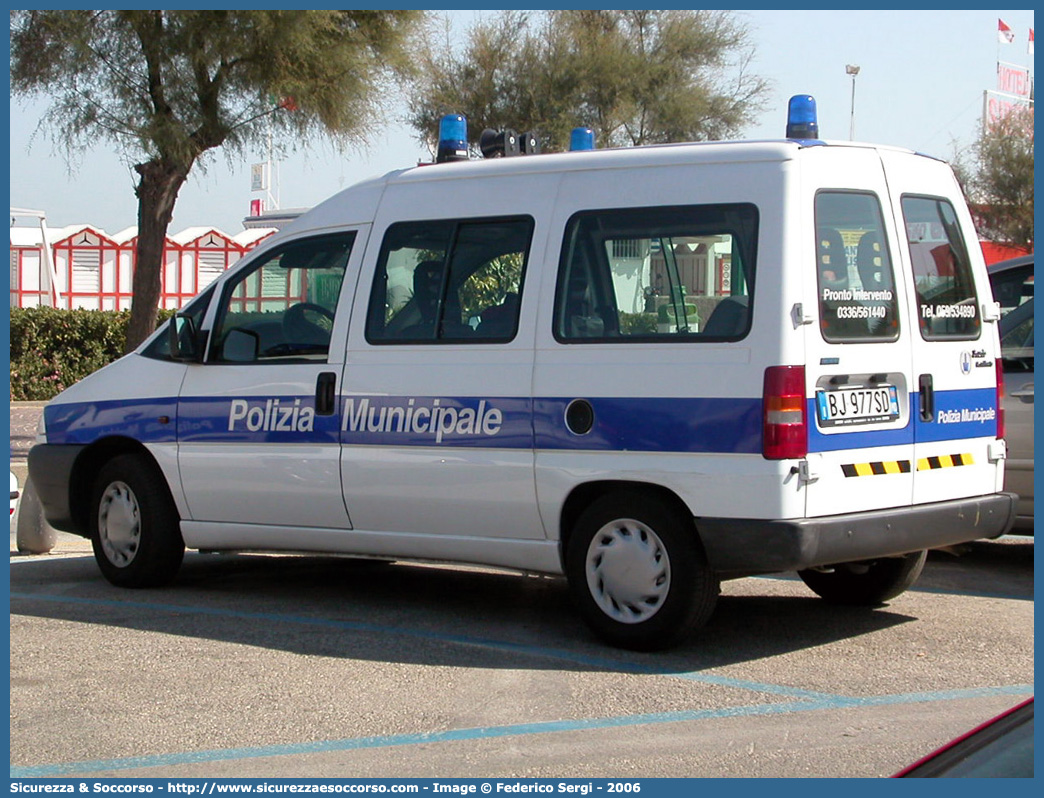 -
Polizia Municipale
Comune di Castelnuovo Rangone
Fiat Scudo I serie
Parole chiave: Polizia;Locale;Municipale;Castelnuovo Rangone;Fiat;Scudo