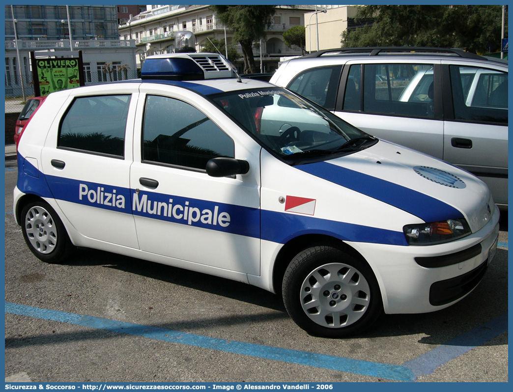 -
Polizia Municipale
Comune di Castel San Giovanni
Fiat Punto II serie
Parole chiave: Polizia;Municipale;Locale;Castel San Giovanni;Fiat;Punto