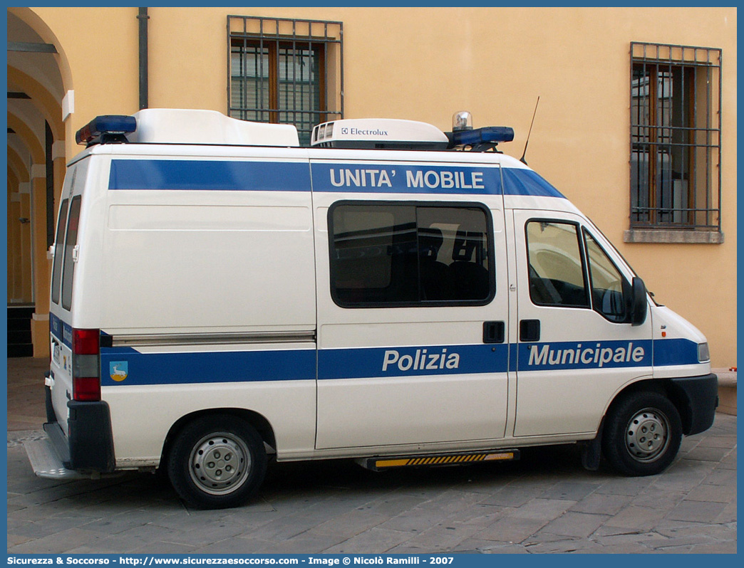 -
Polizia Municipale
Comune di Cervia
Fiat Ducato II serie
Allestitore Focaccia Group S.r.l.
Parole chiave: Polizia;Locale;Municipale;Cervia;Fiat;Ducato;Focaccia