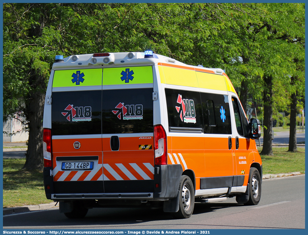 RA 41
118 Romagna Soccorso
Ambito Territoriale di Ravenna
Fiat Ducato III serie restyling
Allestitore Aricar S.p.A.
Parole chiave: 118;Romagna;Ravenna;Soccorso;Ambulanza;Autoambulanza;Fiat;Ducato;X290;X 290;Aricar