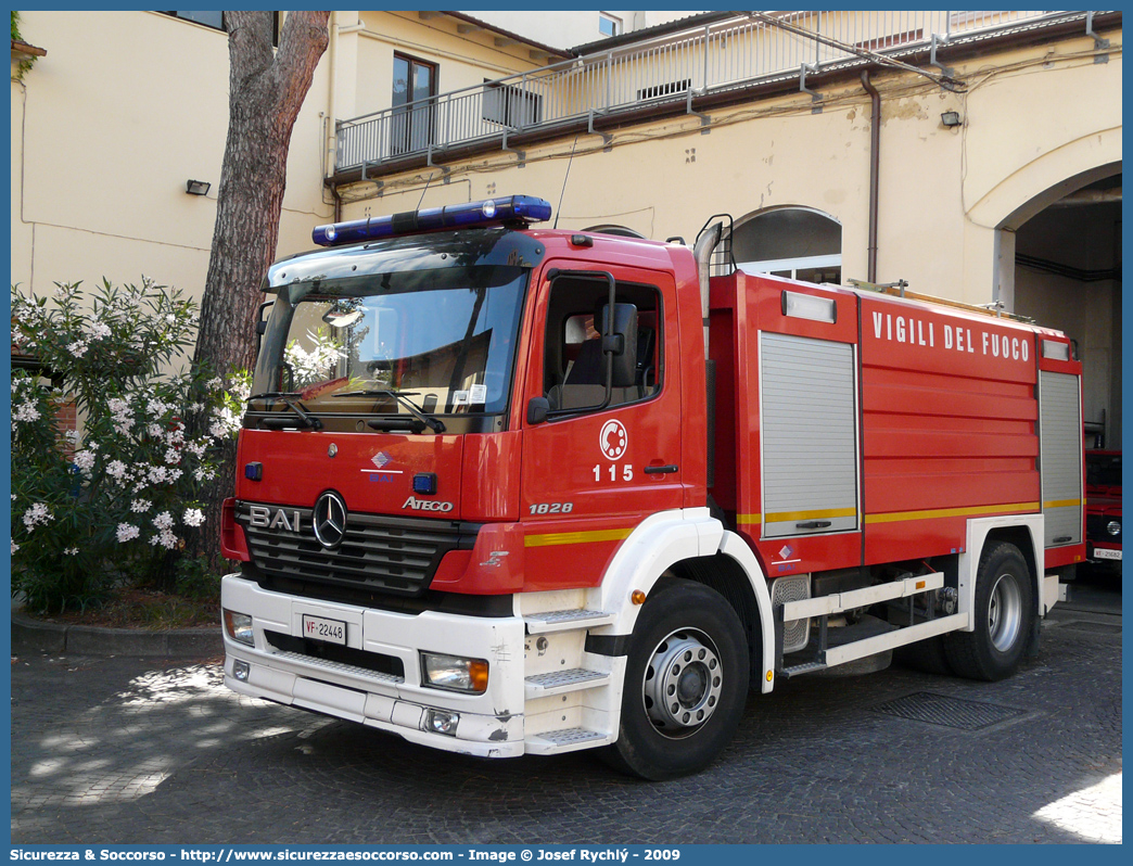 VF 22448
Corpo Nazionale Vigili del Fuoco
Mercedes Benz Atego 1828 I serie restyling
Allestitore BAI S.r.l.
Parole chiave: Corpo;Nazionale;Vigili del Fuoco;Vigili;Fuoco;ABP;A.B.P.;AutoBottePompa;AutoBotte;Mercedes Benz;Atego;1828;BAI;B.A.I.;22448