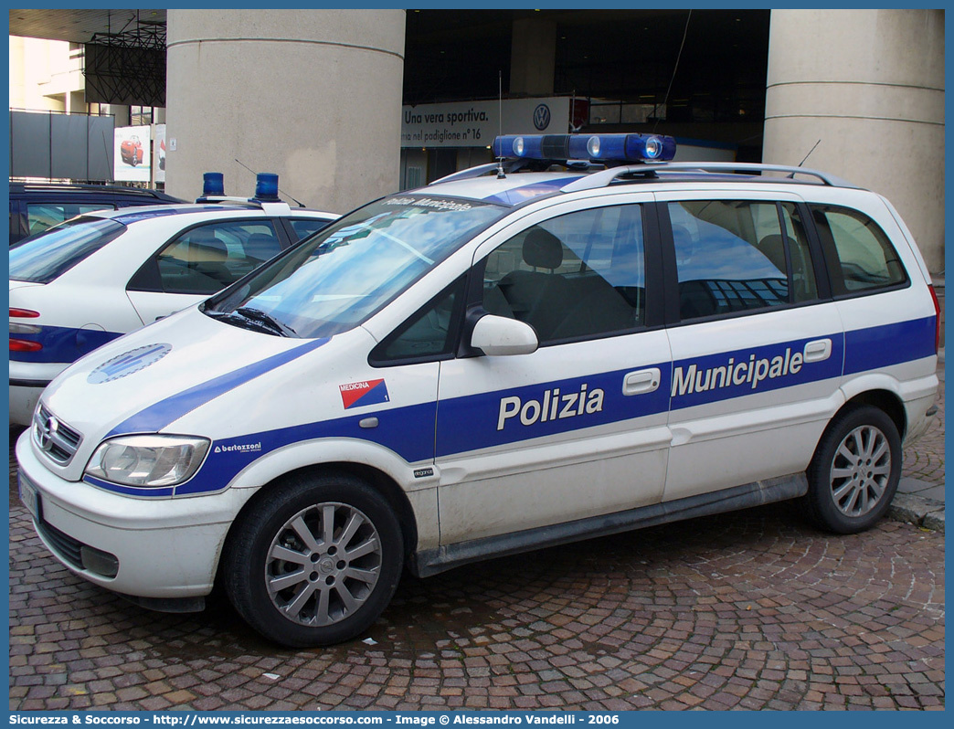 -
Polizia Municipale
Comune di Medicina
Opel Zafira I serie
Allestitore Bertazzoni S.r.l.
Parole chiave: Polizia;Locale;Municipale;Medicina;Opel;Zafira;Bertazzoni