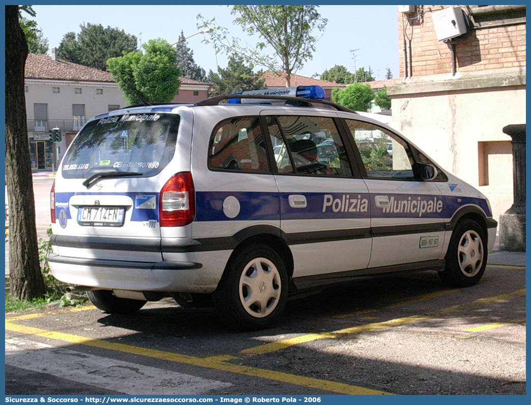 -
Polizia Municipale
Comune di Medolla
Opel Zafira I serie
Allestitore Bertazzoni S.r.l.
Parole chiave: Polizia;Locale;Municipale;Medolla;Opel;Zafira;Bertazzoni