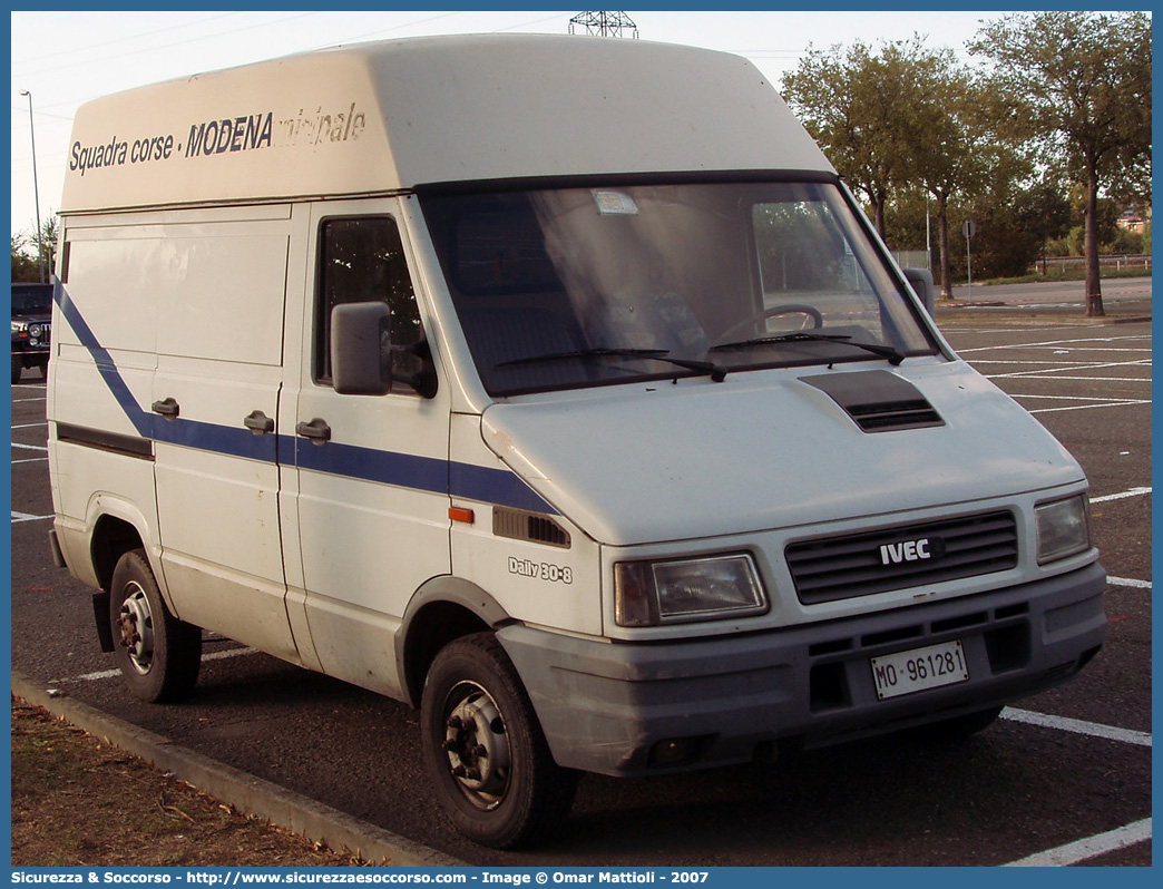 -
Polizia Municipale
Comune di Modena
Iveco Daily 30-8 II serie
Parole chiave: Polizia;Locale;Municipale;Modena;Iveco;Daily;30-8;30 - 8