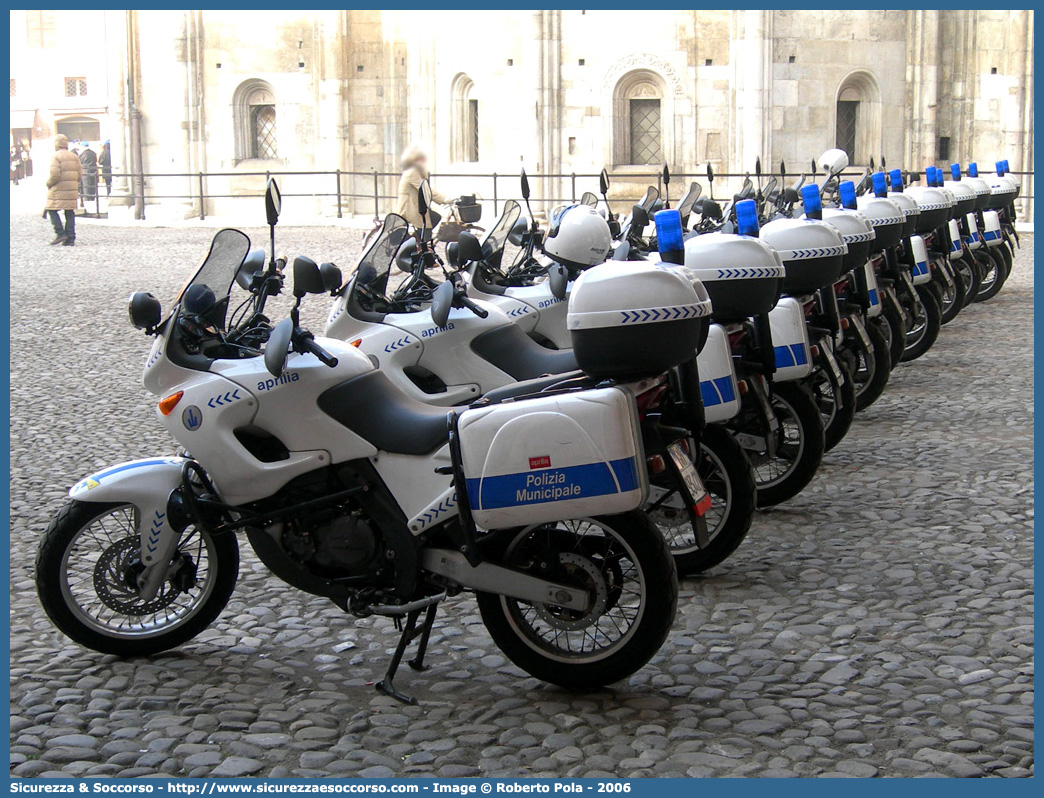 -
Polizia Municipale
Comune di Modena
Aprilia Pegaso II serie
Parole chiave: Polizia;Locale;Municipale;Modena;Aprilia;Pegaso