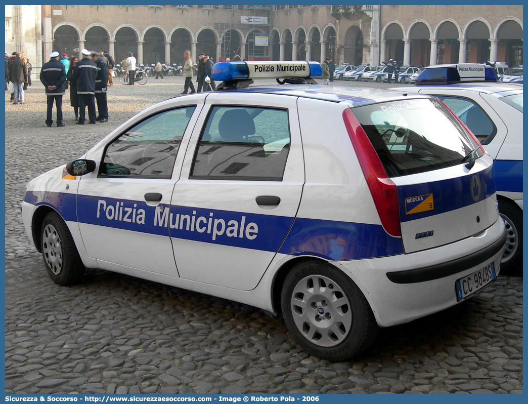 -
Polizia Municipale
Comune di Modena
Fiat Punto II serie
Allestitore Bertazzoni S.r.l.
Parole chiave: Polizia;Locale;Municipale;Modena;Fiat;Punto;Bertazzoni