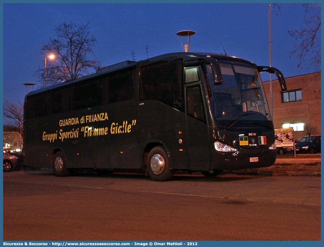 GdiF 946BE
Guardia di Finanza
Gruppi Sportivi "Fiamme Gialle"
Scania Irizar Century
Parole chiave: GF;GdiF;G.D.F.;GDF;Guardia;di;Finanza;Gruppi;Gruppo;Sportivi;Sportivo;Fiamme;Gialle;Scania;Irizar;Century