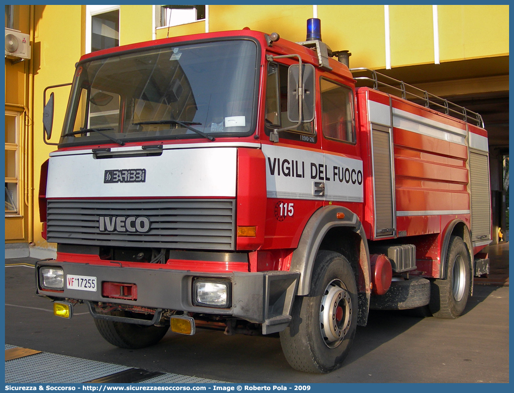 VF 17255
Corpo Nazionale Vigili del Fuoco
Iveco 190-26
Allestitore Baribbi S.p.A.
Parole chiave: VVF;V.V.F.;Corpo;Nazionale;Vigili;del;Fuoco;ABP;A.B.P.;AutoBottePompa;AutoBotte;Fiat;Iveco;190-26;190 - 26;Baribbi