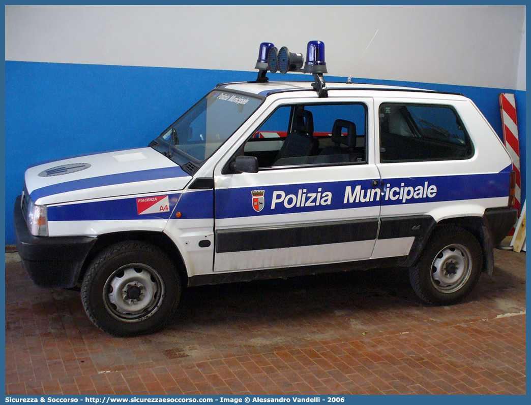 -
Polizia Municipale
Comune di Piacenza
Fiat Panda 4x4 II serie
Parole chiave: Polizia;Locale;Municipale;Piacenza;Fiat;Panda;4x4