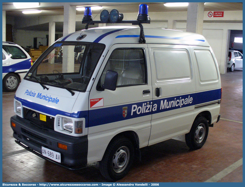 -
Polizia Municipale
Comune di Piacenza
Piaggio Porter I serie
Parole chiave: Polizia;Locale;Municipale;Piacenza;Piaggio;Porter