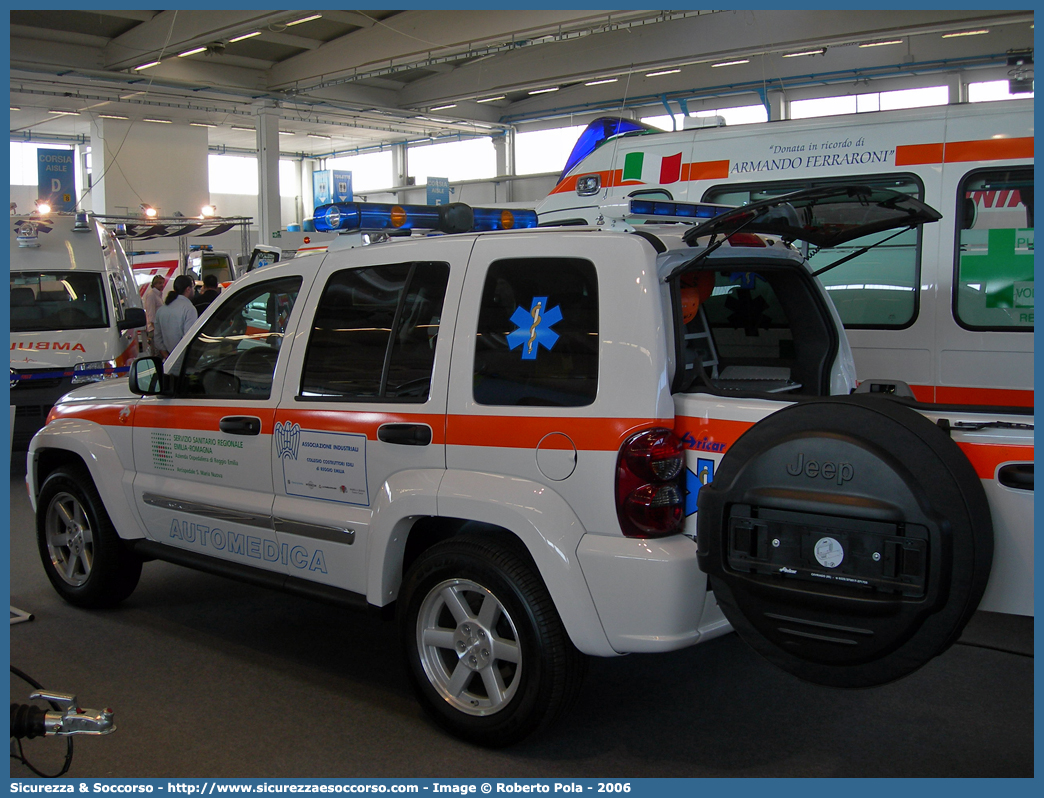 RE 0902
118 Reggio Emilia Soccorso
Jeep Cherokee III serie
Coordinamento Maxiemergenze
Allestitore Aricar S.p.A.
Parole chiave: 118;Reggio Emilia;Soccorso;Jeep;Cherokee;Coordinamento;Maxiemergenze;Maxiemergenza;Maxi;Emergenze;Emergenza;Aricar