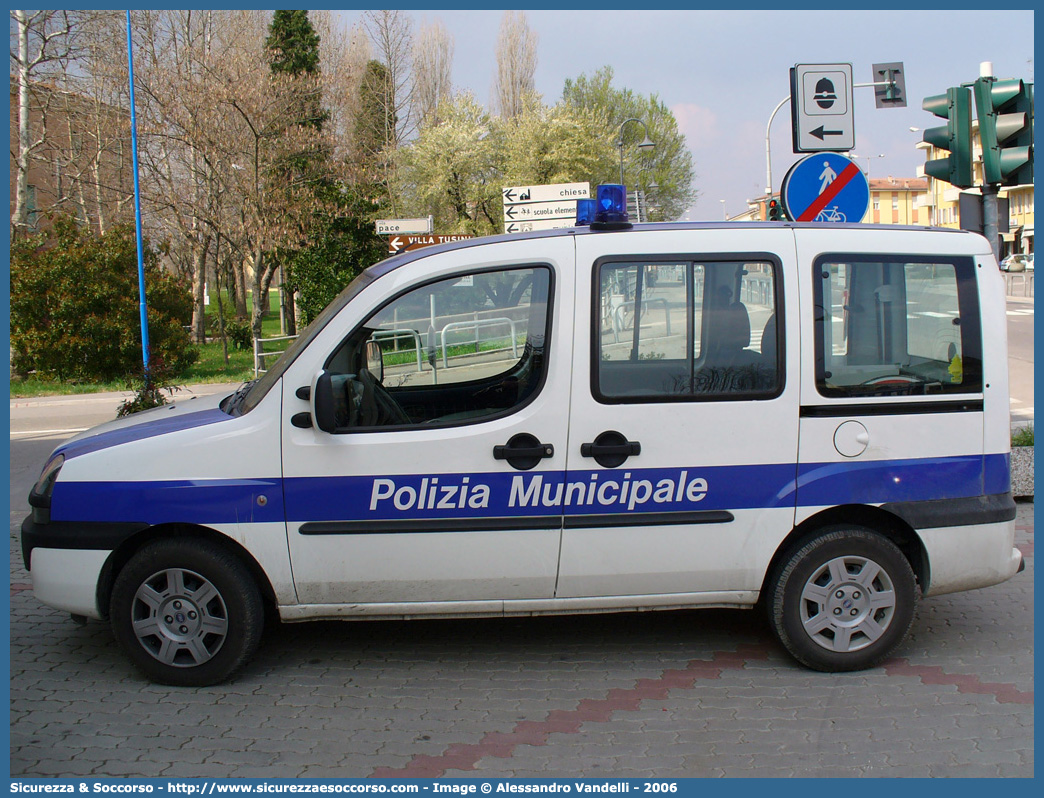 -
Polizia Municipale
Comune di San Prospero
Fiat Doblò I serie
Parole chiave: Polizia;Locale;Municipale;San Prospero;Fiat;Doblo;Doblò