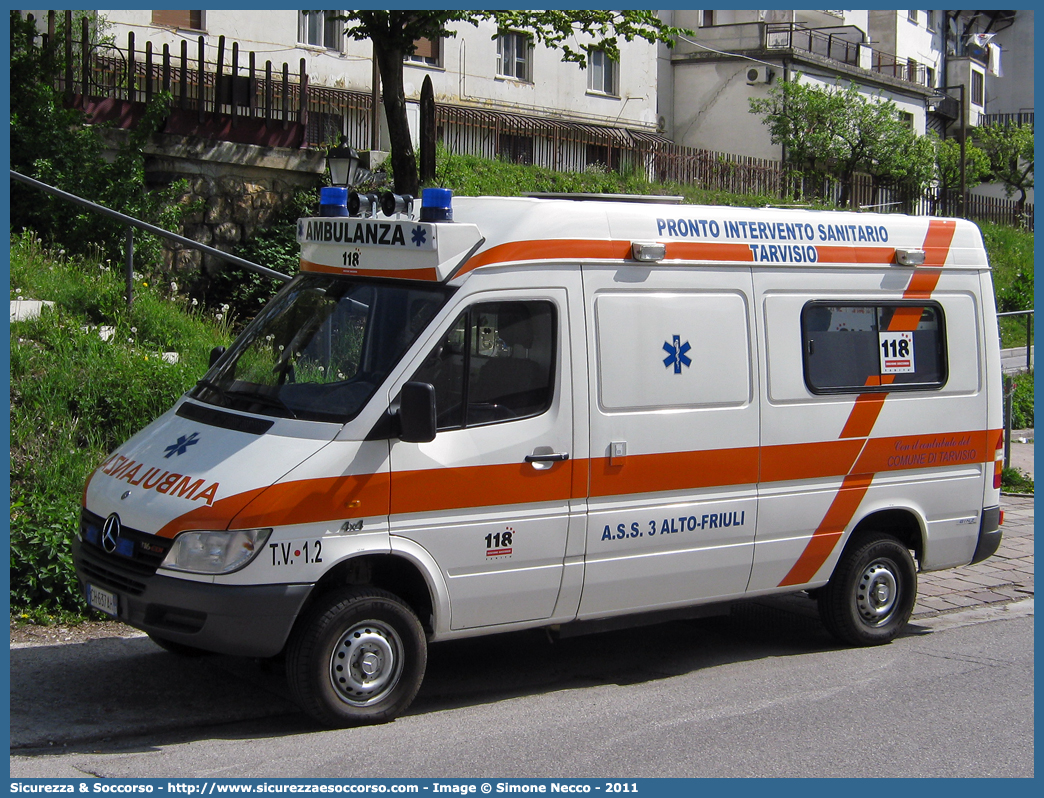 TV12
118 Alto Friuli
Mercedes Benz Sprinter 4x4 I serie restyling
Allestitore Binz Gmbh & CO. KG
Parole chiave: 118;Udine;Alto Friuli;Ambulanza;Autoambulanza;Mercedes Benz;Sprinter;4x4;Binz;TV12;TV 12;TV.12