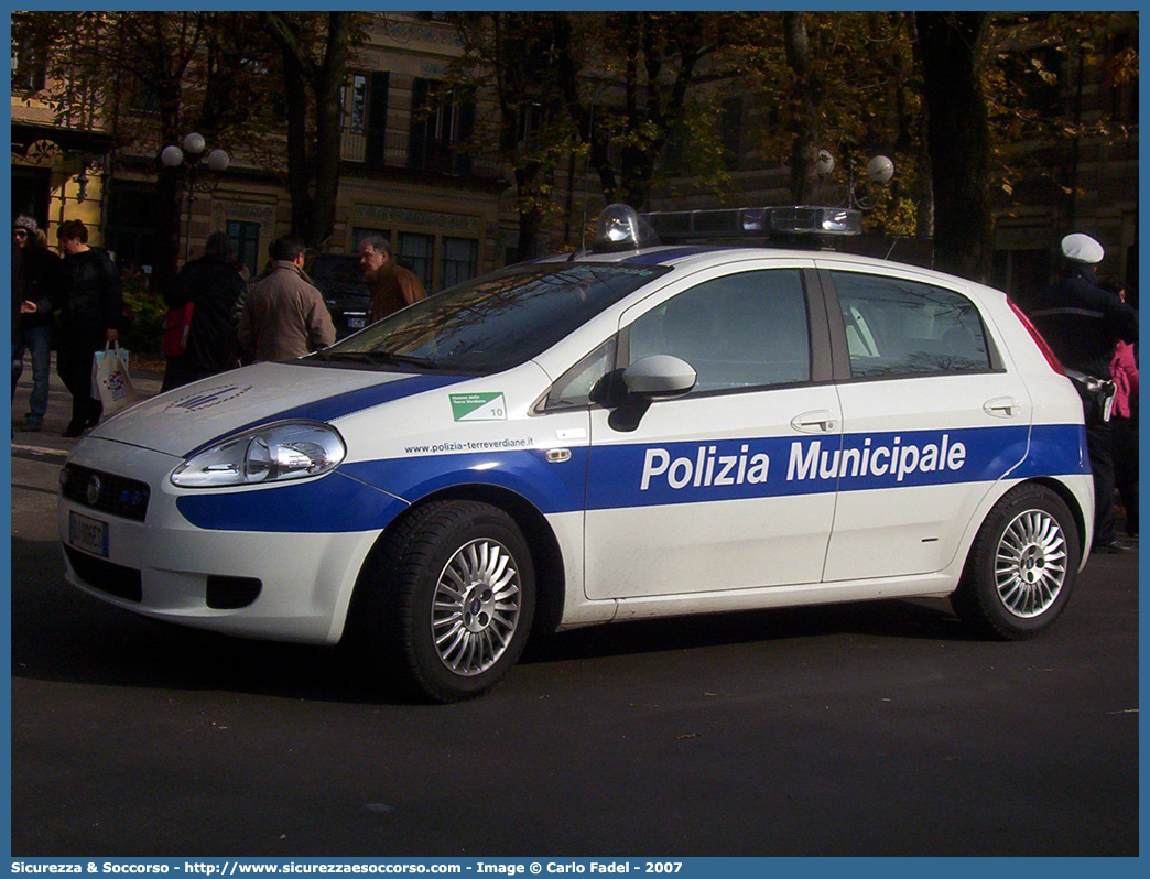 -
Polizia Municipale
Corpo Unico delle Terre Verdiane
Fiat Grande Punto
Allestitore Projet Service S.r.l.
Parole chiave: Polizia;Locale;Municipale;Terre Verdiane;Busseto;Fidenza;Fontanellato;Fontevivo;Roccabianca;Salsomaggiore Terme;San Secondo Parmense;Soragna;Trecasali;Fiat;Grande Punto;Projet Service