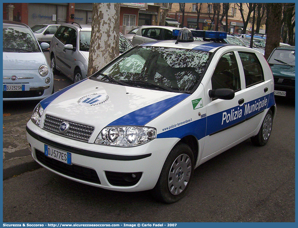 -
Polizia Municipale
Corpo Unico delle Terre Verdiane
Fiat Punto Classic
Allestitore Projet Service S.r.l.
Parole chiave: Polizia;Locale;Municipale;Terre Verdiane;Busseto;Fidenza;Fontanellato;Fontevivo;Roccabianca;Salsomaggiore Terme;San Secondo Parmense;Soragna;Trecasali;Fiat;Punto;Classic;Projet Service