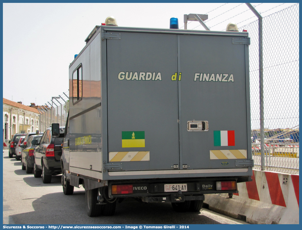 GdiF 641AY
Guardia di Finanza
Iveco Daily 50C13 III serie
Allestitore Elevox S.r.l.
Parole chiave: GdiF;G.D.F.;GDF;Guardia;di;Finanza;Iveco;Daily;50C13;Elevox