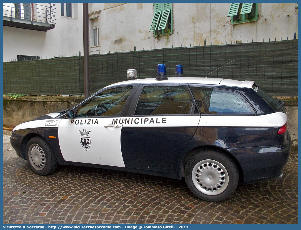 -
Polizia Municipale
Comune di Rovereto
Alfa Romeo 156 Sportwagon I serie
Parole chiave: Polizia;Locale;Municipale;Rovereto;Alfa Romeo;156;Sportwagon