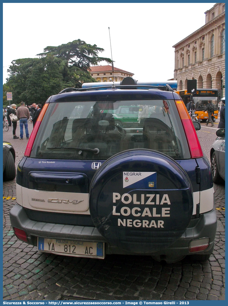 Polizia Locale YA812AC
Polizia Locale
Comune di Negrar
Honda CR-V I serie
(variante)
Parole chiave: Polizia;Locale;Municipale;Negrar;Honda;CRV;CR-V;YA812AC;YA 812 AC