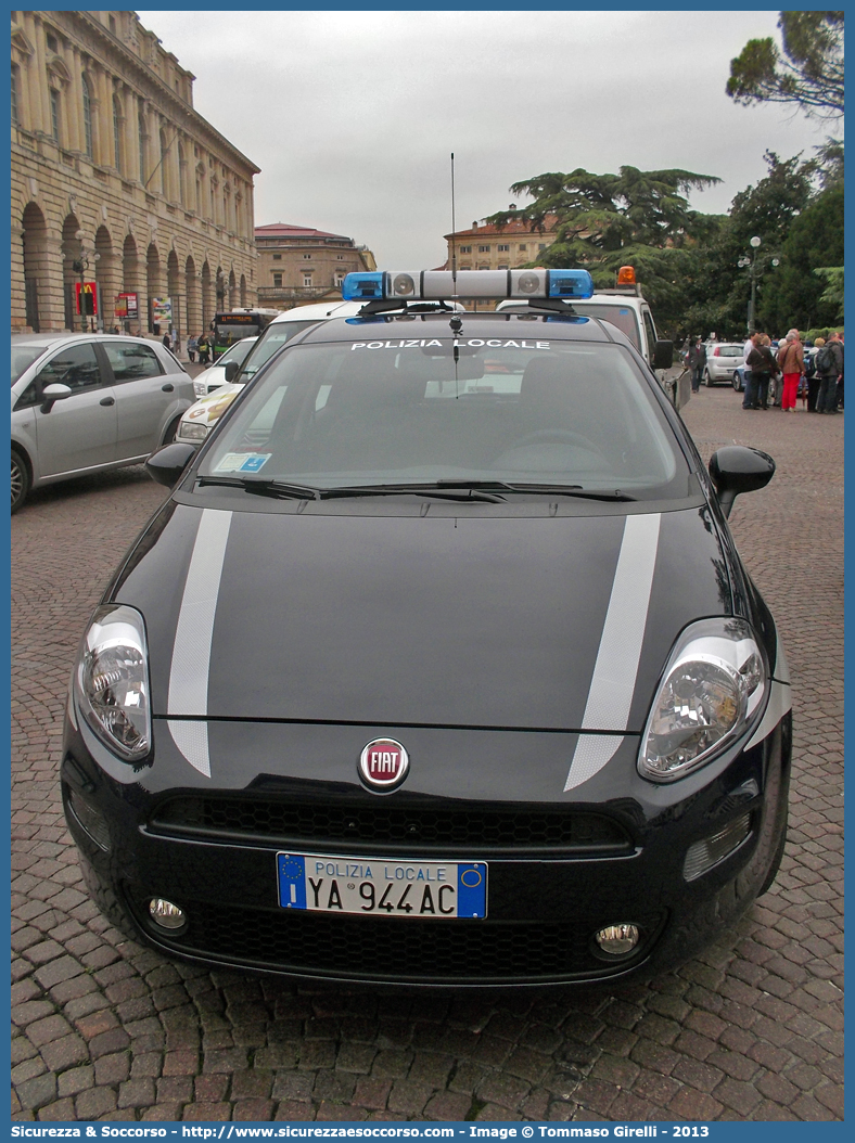 Polizia Locale YA944AC
Polizia Locale
Comune di Villafranca di Verona
Fiat Punto IV serie
Allestitore Focaccia Group S.r.l.
Parole chiave: PL;P.L.;PM;P.M.;Polizia;Municipale;Locale;Villafranca di Verona;Fiat;Punto;Focaccia