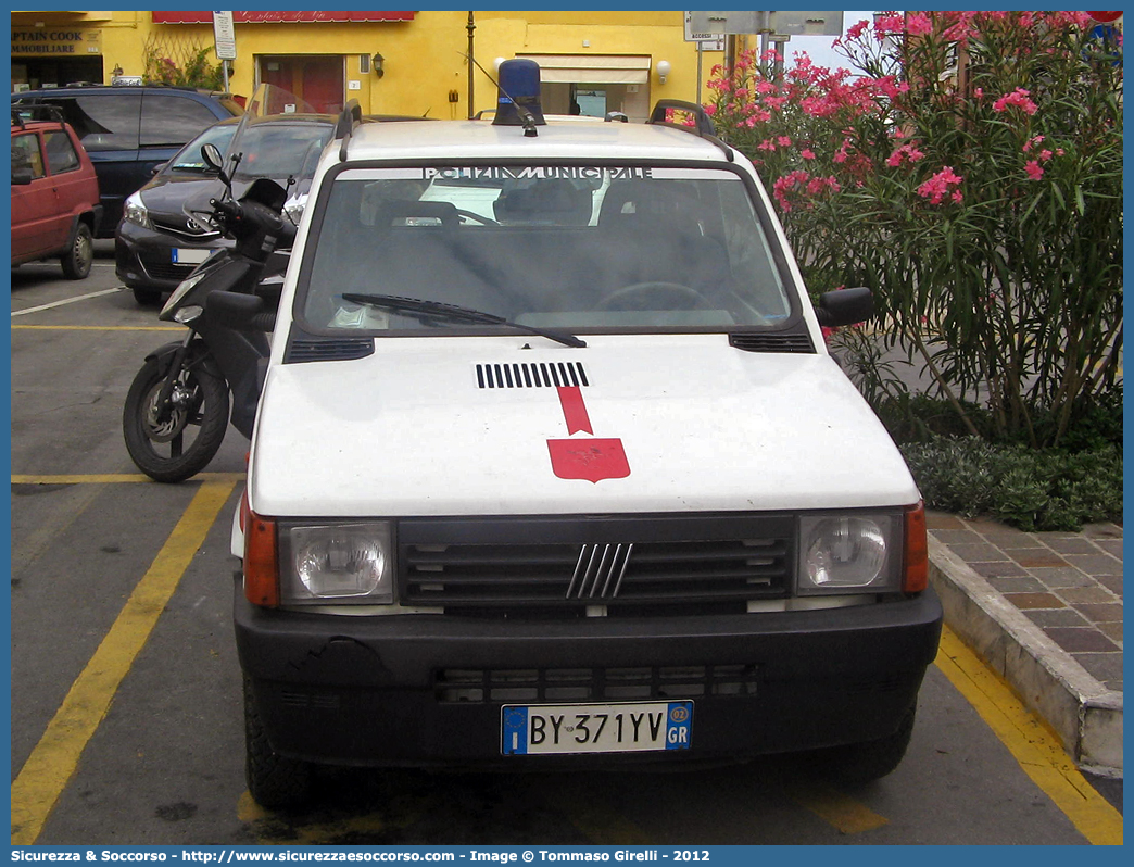 -
Polizia Municipale
Comune di Monte Argentario
Fiat Panda 4x4 II serie
Parole chiave: Polizia;Locale;Municipale;Monte Argentario;Fiat;Panda