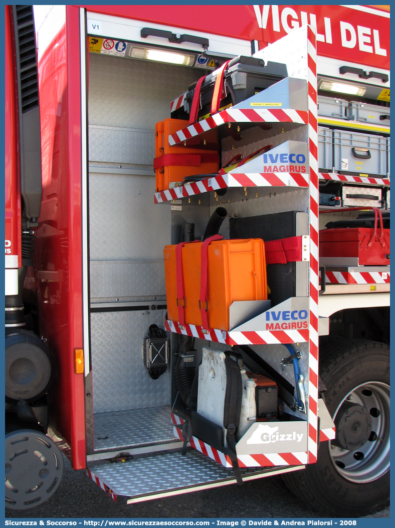 VF 24574
Corpo Nazionale Vigili del Fuoco
Iveco Magirus Grizzly
140E28 4x4 II serie
Parole chiave: VVF;V.V.F.;Corpo;Nazionale;Vigili;del;Fuoco;AutoPompaSerbatoio;APS;A.P.S.;Iveco;Magirus;Grizzly;140E28;4x4