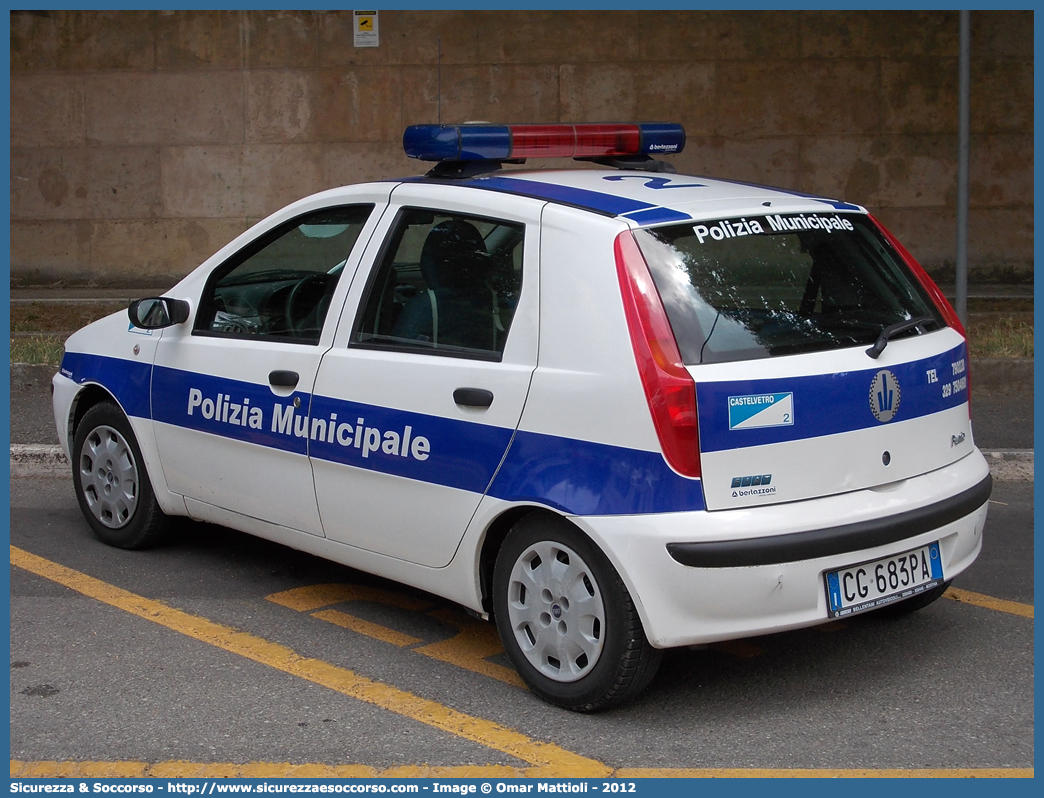 -
Polizia Municipale
Comune di Castelvetro di Modena
Fiat Punto II serie
Allestitore Bertazzoni S.r.l.
Parole chiave: Polizia;Locale;Municipale;Castelvetro di Modena;Fiat;Punto;Bertazzoni