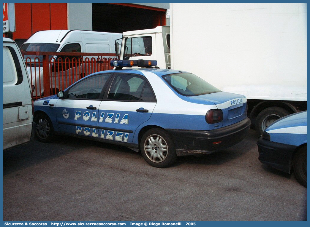 -
Polizia di Stato
Questura di Bolzano
Squadra Volante
Fiat Marea
Parole chiave: PS;P.S.;Polizia;di;Stato;Squadra;Volante;Questura;Bolzano;Fiat;Marea