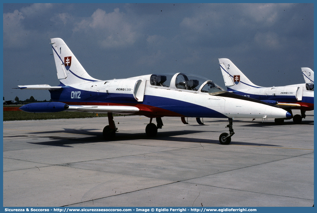 0112
Slovenská republika
Vzdušné sily Slovenskej Republiky
Biele Albatrosy
Aero L-39 Albatros
Parole chiave: Slovenská;republika;Vzdušné;Sily;Slovenskej;Republiky;Let;Biele;Albatrosy;Aero;L-39;L39;Albatros