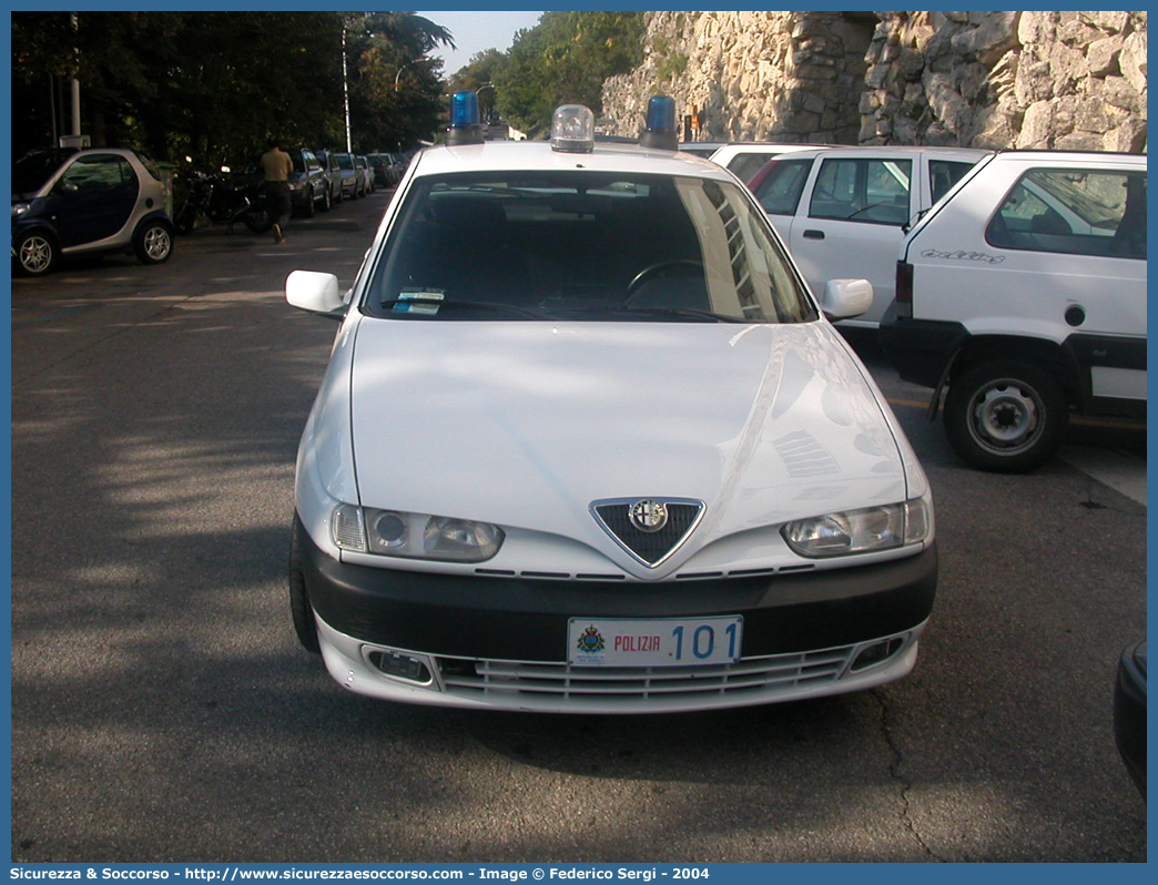 Polizia 101
Repubblica di San Marino
Gendarmeria
Alfa Romeo 146 I serie
Parole chiave: Repubblica;San Marino;RSM;R.S.M.;Gendarmeria;Alfa Romeo;146