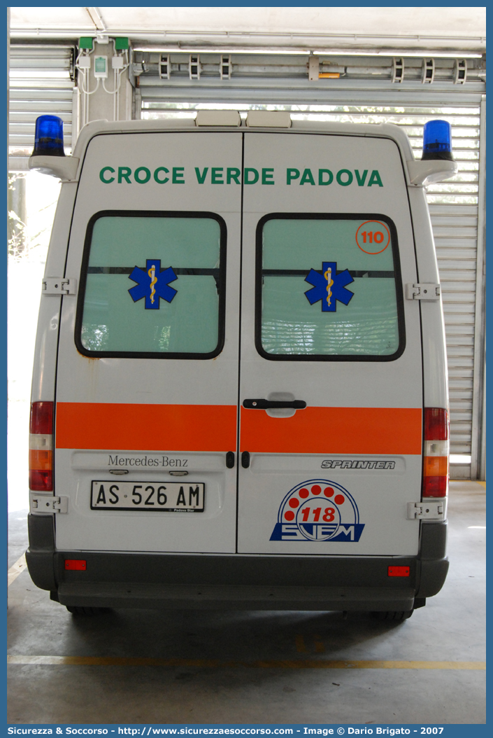 110
Pia Opera Croce Verde Padova
Mercedes Benz Sprinter 314 I serie
Allestitore MAF S.n.c.
(variante)
Parole chiave: Pia;Opera;Croce;Verde;Padova;Mercedes;Benz;Sprinter;314;M.A.F.;MAF;Ambulanza