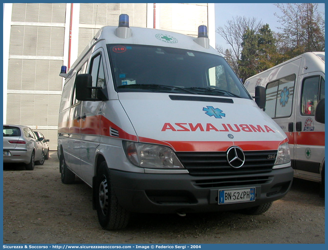 118
Pia Opera Croce Verde Padova
Mercedes Benz Sprinter 314 I serie restyling
Allestitore MAF S.n.c.
Parole chiave: Pia;Opera;Croce;Verde;Padova;Mercedes;Benz;Sprinter;314;Ambulanza;M.A.F.;MAF