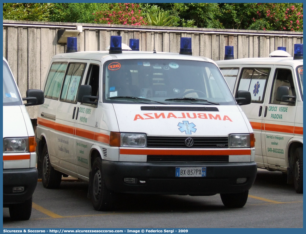 126
Pia Opera Croce Verde Padova
Volkswagen Transporter T4
(passo lungo)
Allestitore MAF S.n.c.
Parole chiave: Pia;Opera;Croce;Verde;Padova;Ambulanza;Volkswagen;Transporter;T4