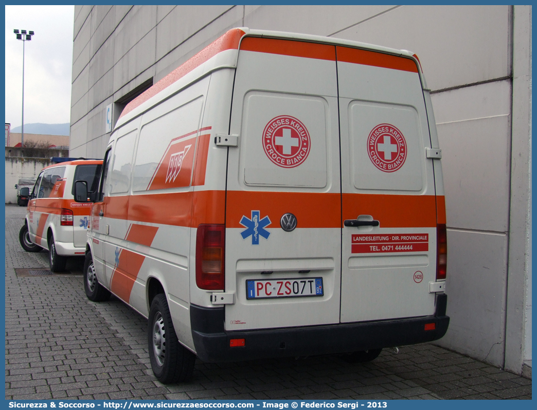 1428
Croce Bianca - Weisses Kreuz
Sezione Bolzano - Sektion Bozen
Volkswagen LT 35
Parole chiave: Croce Bianca;Weisses Kreuz;WK;Sezione;Bolzano;Sektion;Bozen;Volkswagen;LT;35