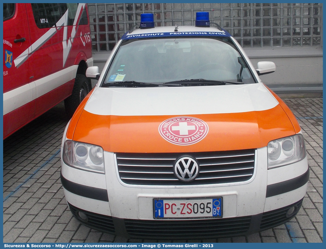 1456
Croce Bianca - Weisses Kreuz
Protezione Civile - Zivilschutz
Volkswagen Passat Variant III serie
Parole chiave: Croce Bianca;Weisses Kreuz;WK;Sezione;Bolzano;Sektion;Bozen;Protezione Civile;Zivilschutz;Volkswagen;Passat;Variant